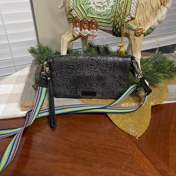 Consuela Steely Uptown Crossbody wristlet - Picture 3 of 16